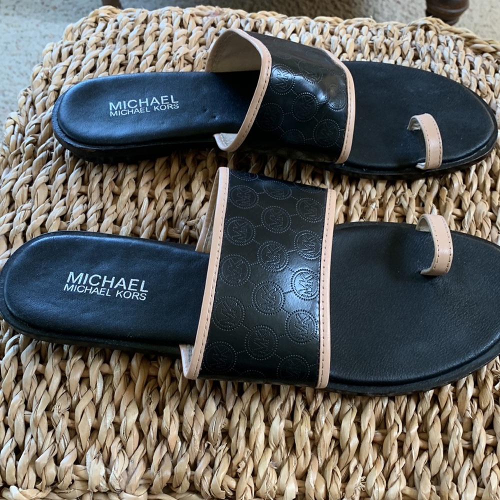 EUC. Michael Kors sandals. Size 10 - Picture 2 of 16